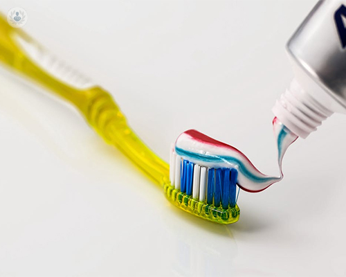 Cepillo manual o eléctrico ¿Cuál es mejor para tu salud dental?